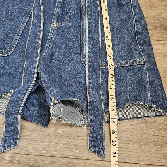 Zara High Waisted Shorts size 2 - Picture 3 of 8